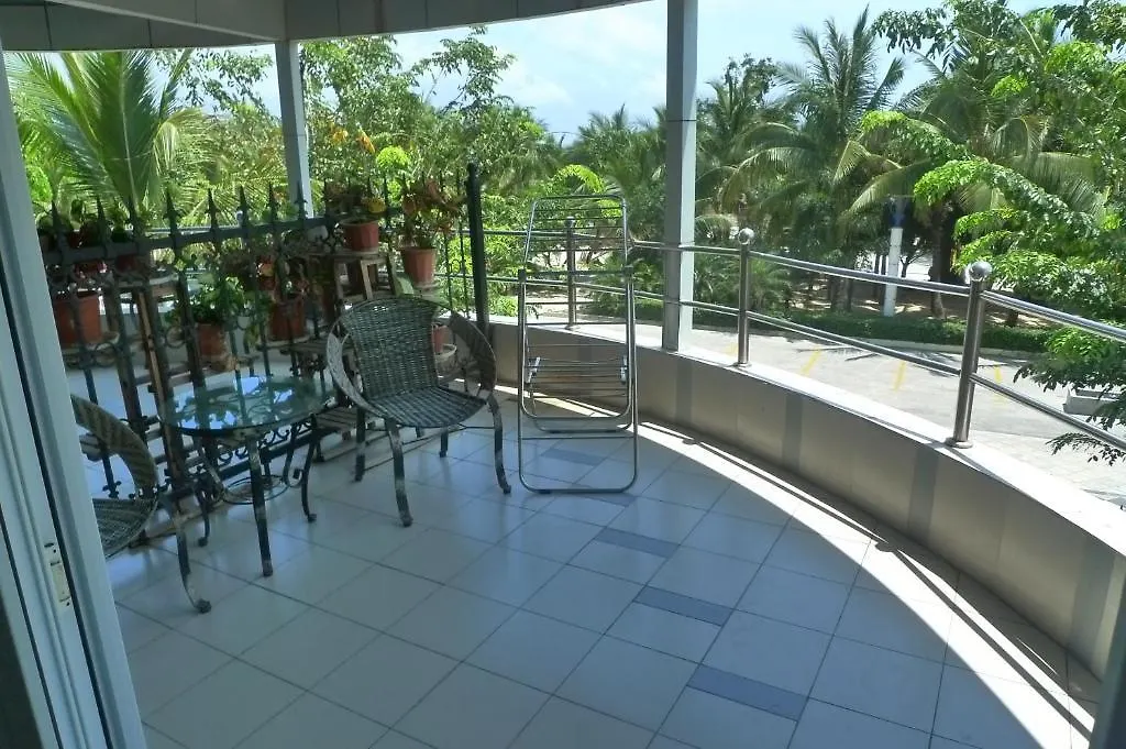 Golden Beach Villa Санья