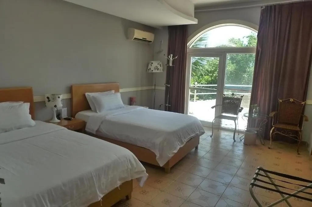 Golden Beach Villa Санья