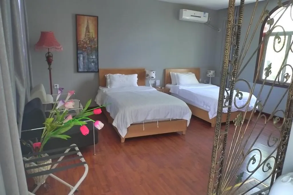 Golden Beach Villa Санья Отель