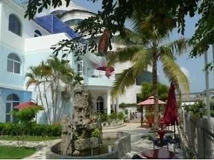 Отель Golden Beach Villa Санья