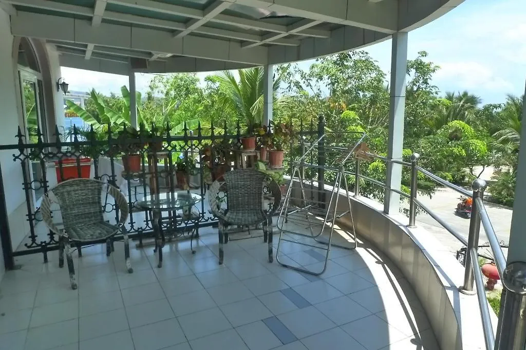 Golden Beach Villa Sanya 4*,